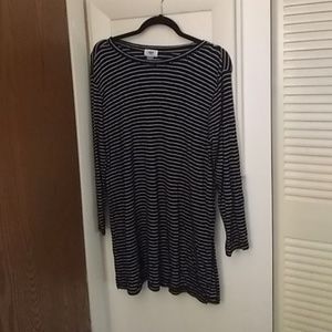 Old Navy long sleeved shirt